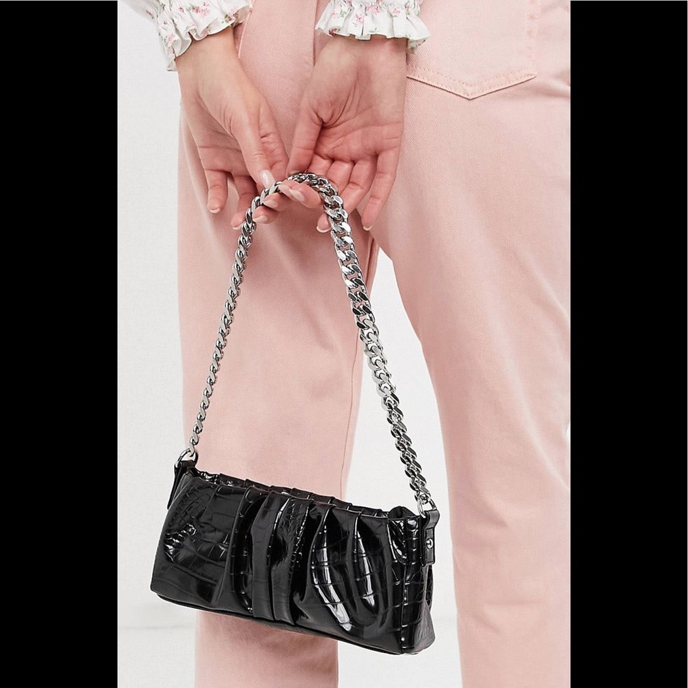Ruched 90s Shoulder in black croc without silver chain strap